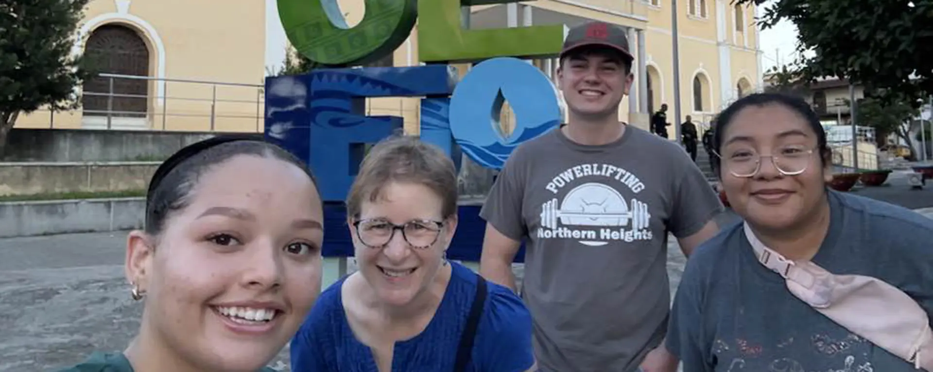 History students on a study abroad trip to Colombia.